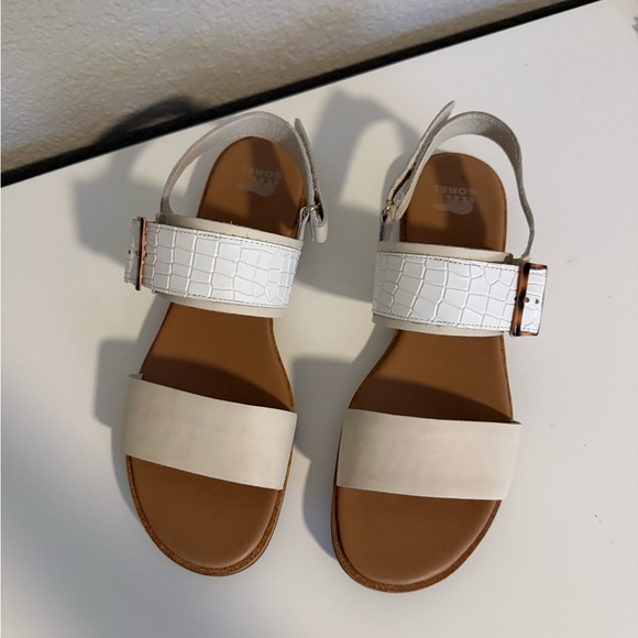 Sorel Ella III Slingback in White/Cream Leather - Picture 2 of 10